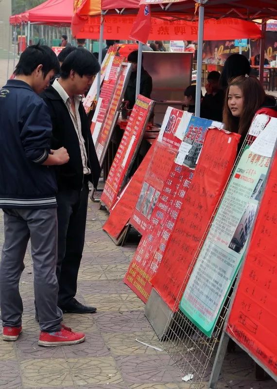 豐城最新晉工招聘，小巷中的獨(dú)特機(jī)遇，探索職業(yè)新篇章！