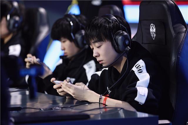 KPL秋季賽最新戰(zhàn)報，賽場風云激蕩，觀點探析全面呈現(xiàn)