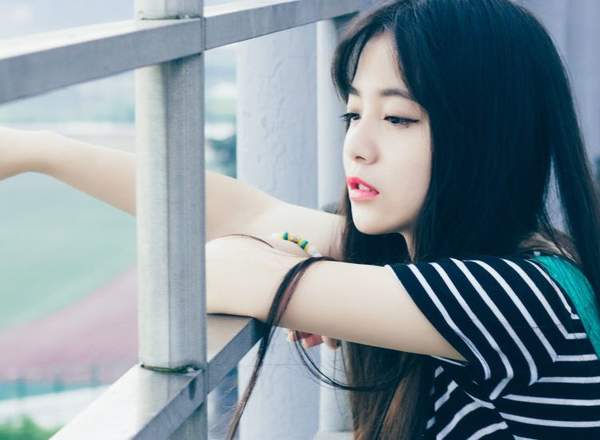 韓珺瑤段允安最新章節(jié),韓珺瑤段允安最新章節(jié)，小巷中的隱秘美味