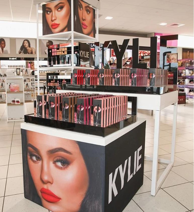 最新財務(wù)造假公司,最新財務(wù)造假公司，背景、事件、影響與地位