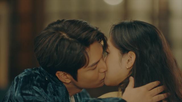 最新吻戲心動瞬間，甜蜜愛情誓言的每一吻！