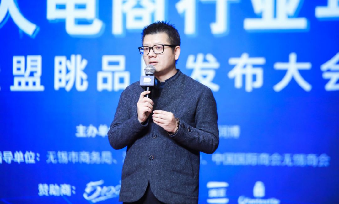 方凱雷最新,方凱雷最新動態(tài)，探索科技前沿，引領(lǐng)行業(yè)創(chuàng)新