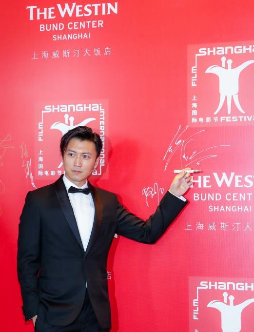 甄子丹新發(fā)型亮相，時尚變遷與個人立場的探索