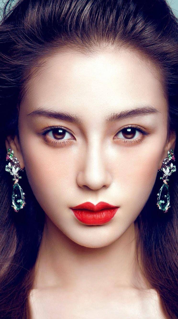 女明星唇色之旅，探尋內(nèi)心平靜的唇妝藝術(shù)