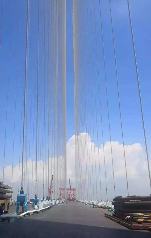 滬通長(zhǎng)江大橋最新工程動(dòng)態(tài),滬通長(zhǎng)江大橋最新工程動(dòng)態(tài)，橋上的友情與家的溫馨