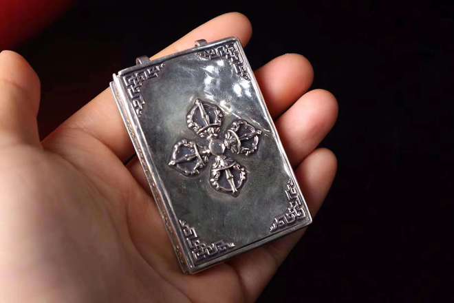 佛牌明星的成長之路，一路學習，自信閃耀