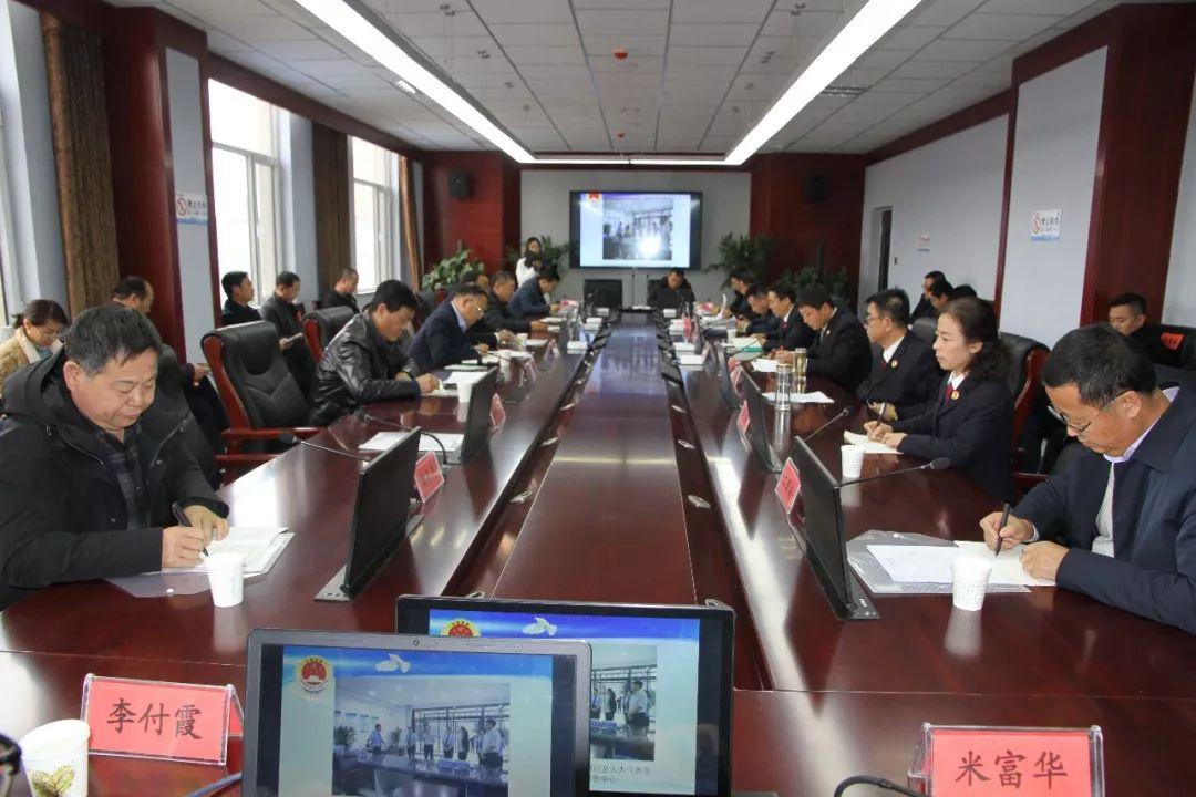 廢品回收新趨勢，小巷中的綠色奇遇之旅