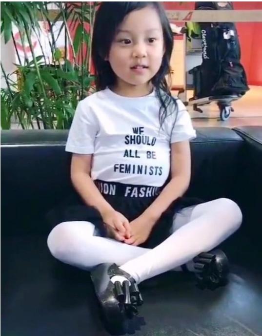 李小路女兒近照，自然美景中的探索之旅獨家曝光