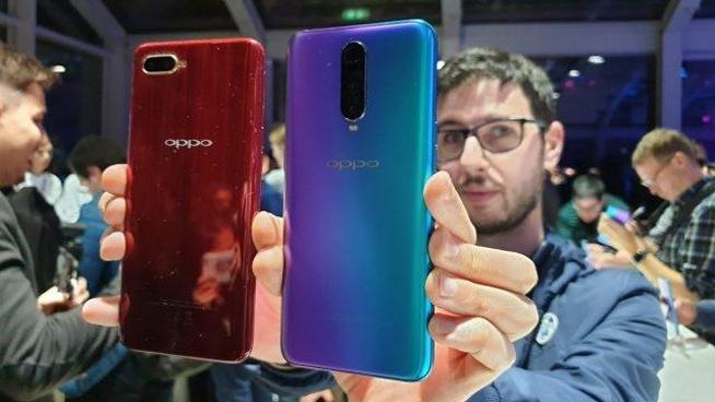 OPPO手機全新品震撼上市，全球矚目，驚艷亮相！
