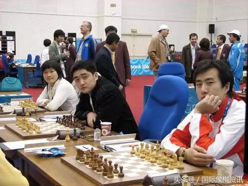 象棋賽場(chǎng)風(fēng)云，變化、自信與成就的舞臺(tái)之戰(zhàn)