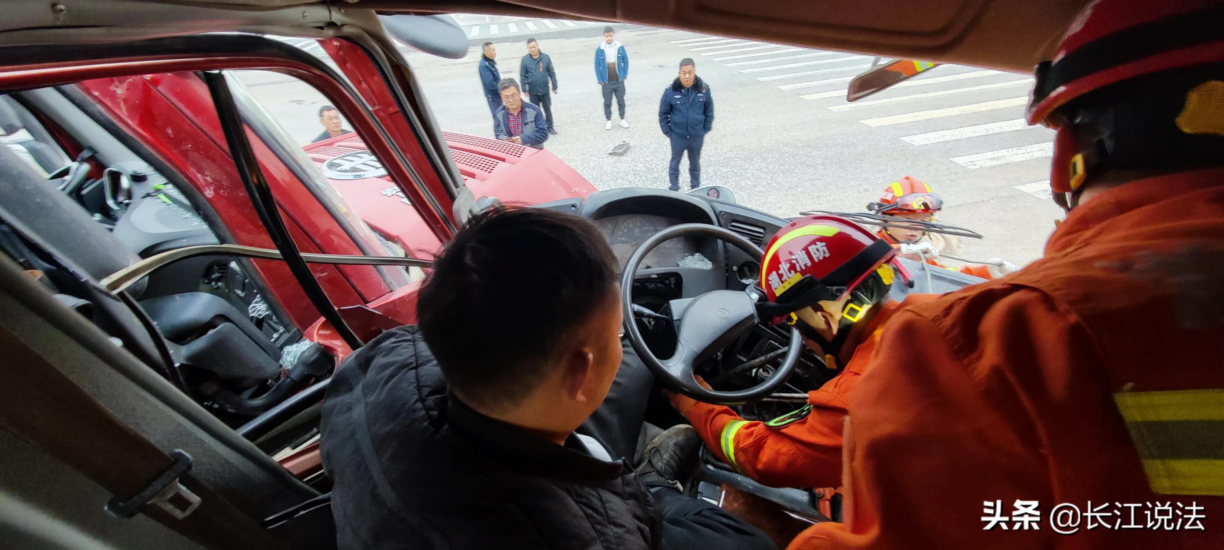 震撼！蘄春再現(xiàn)車禍悲劇，警鐘長鳴——2025最新車禍新聞