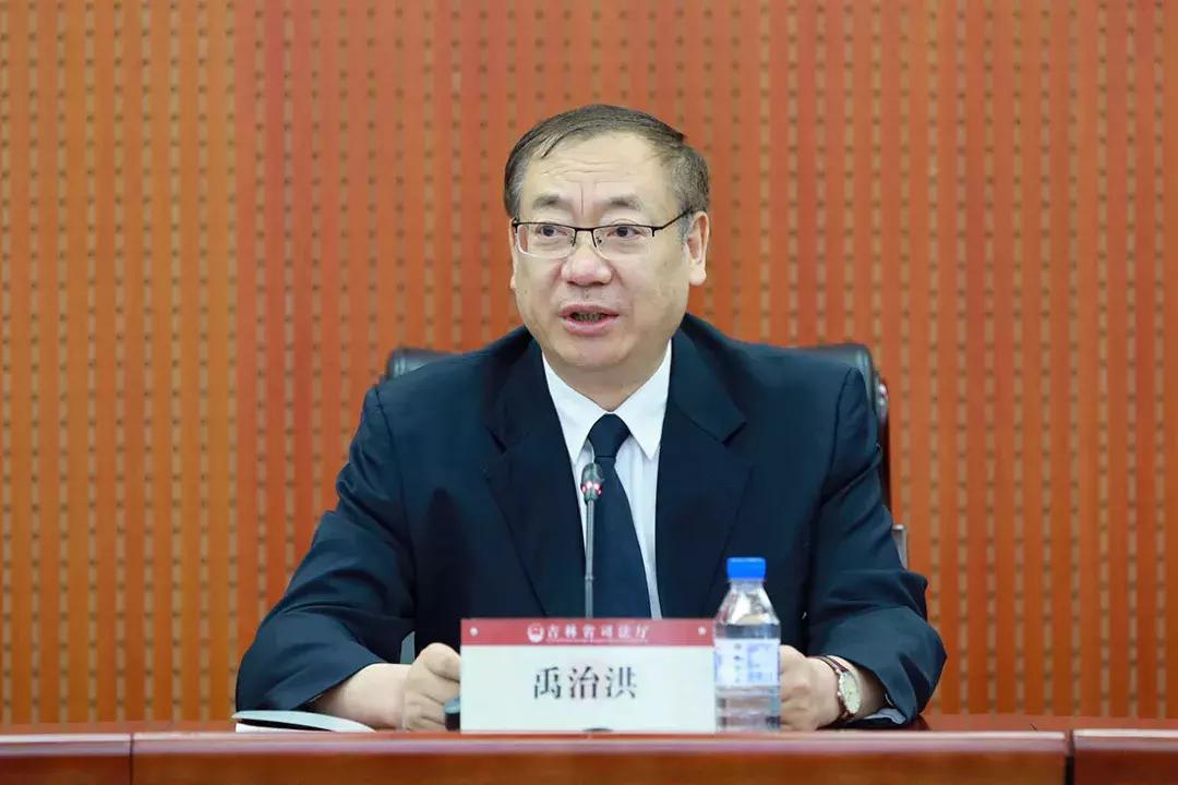 最新視頻廳，友情放映與家的溫馨時光
