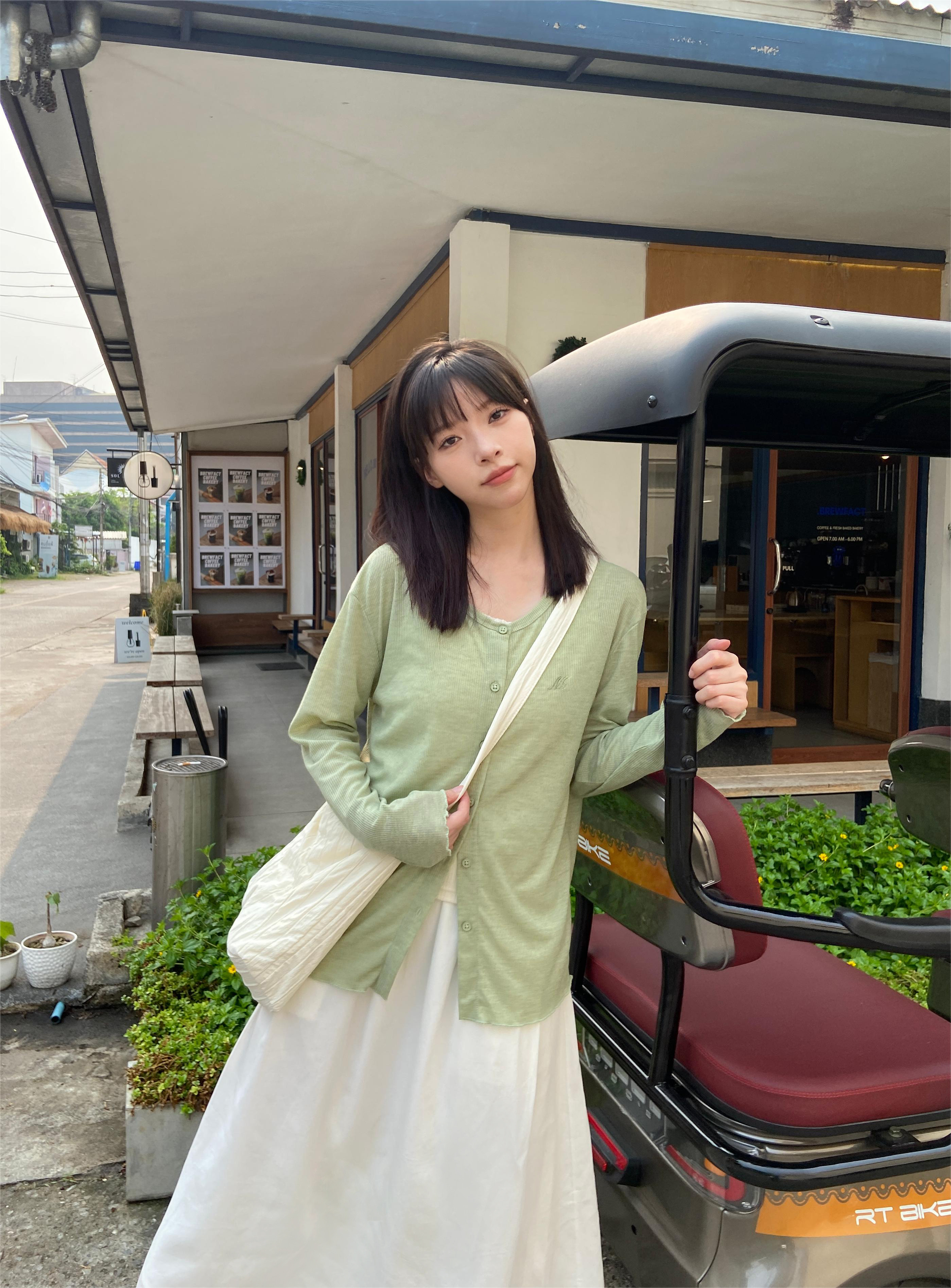 探索小巷中的隱藏美食寶藏，最新素人美食之旅 2024