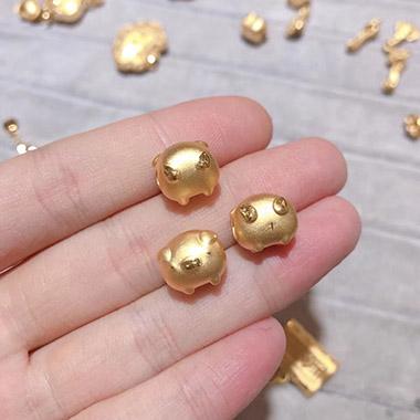 最新黃金價格動態(tài)，小巷深處的黃金秘密