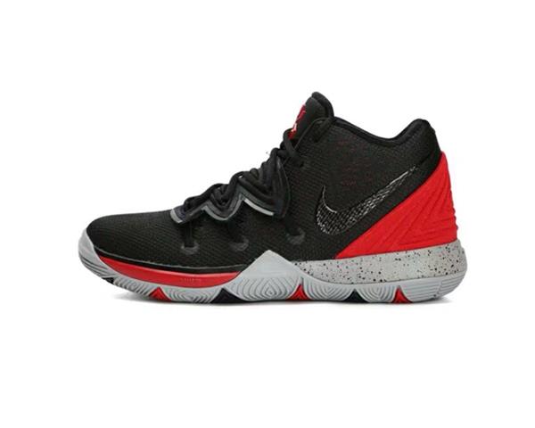 Nike歐文最新動(dòng)態(tài)，籃球鞋革新里程碑，科技與設(shè)計(jì)的完美融合